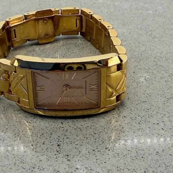 Burberry Women's Class Stainless Steel Silver Rose Gold Tone Quartz Movement EUC - Picture 13 of 16
